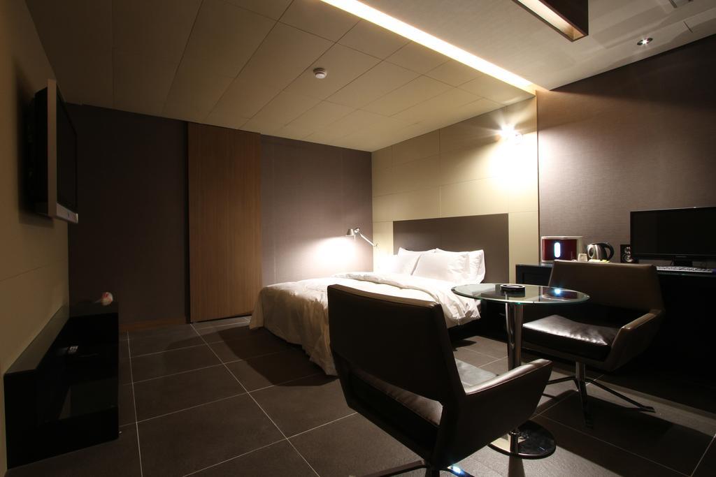 Valentine Hotel Kōyō Room photo