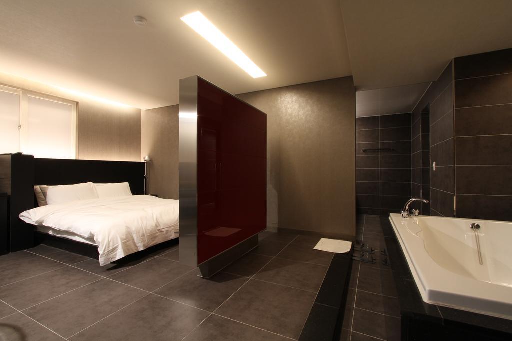 Valentine Hotel Kōyō Room photo