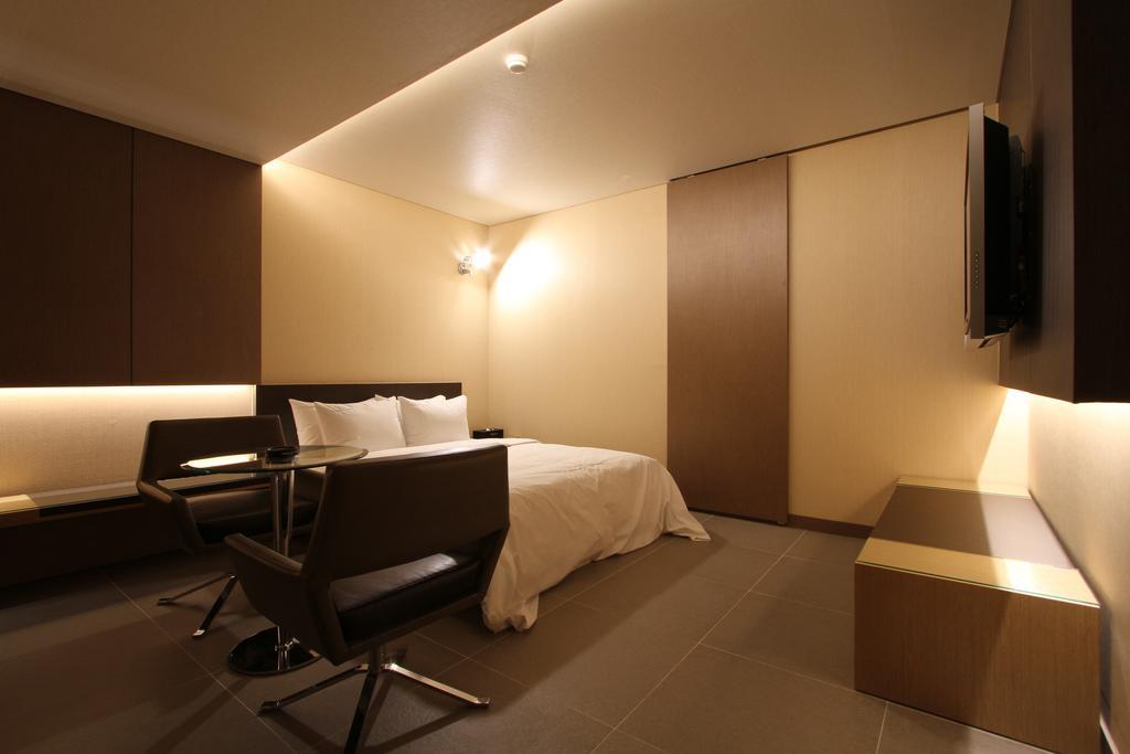 Valentine Hotel Kōyō Room photo