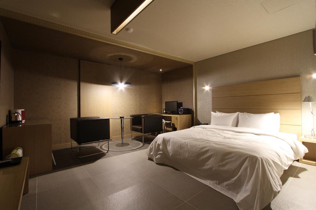 Valentine Hotel Kōyō Room photo